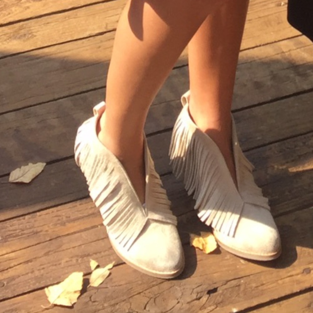 💗SALE💗 Worn once- suede tassel booties - Picture 6 of 6